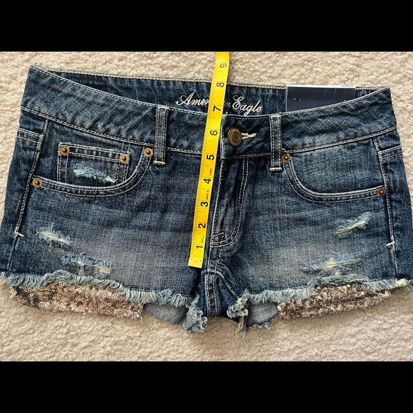 NWT American Eagle Outfitters ultra low rise embellished pocket shorties -size 2 - Picture 3 of 5